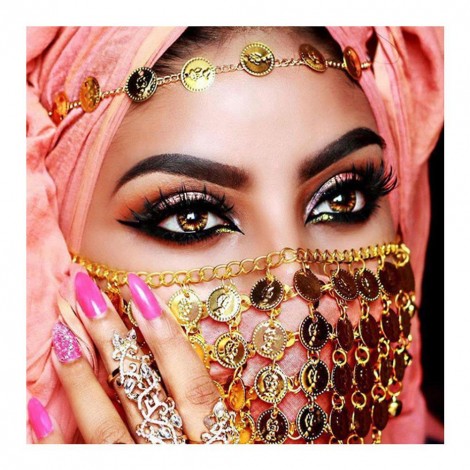 Masked Beauty- Full Round Diamond Painting