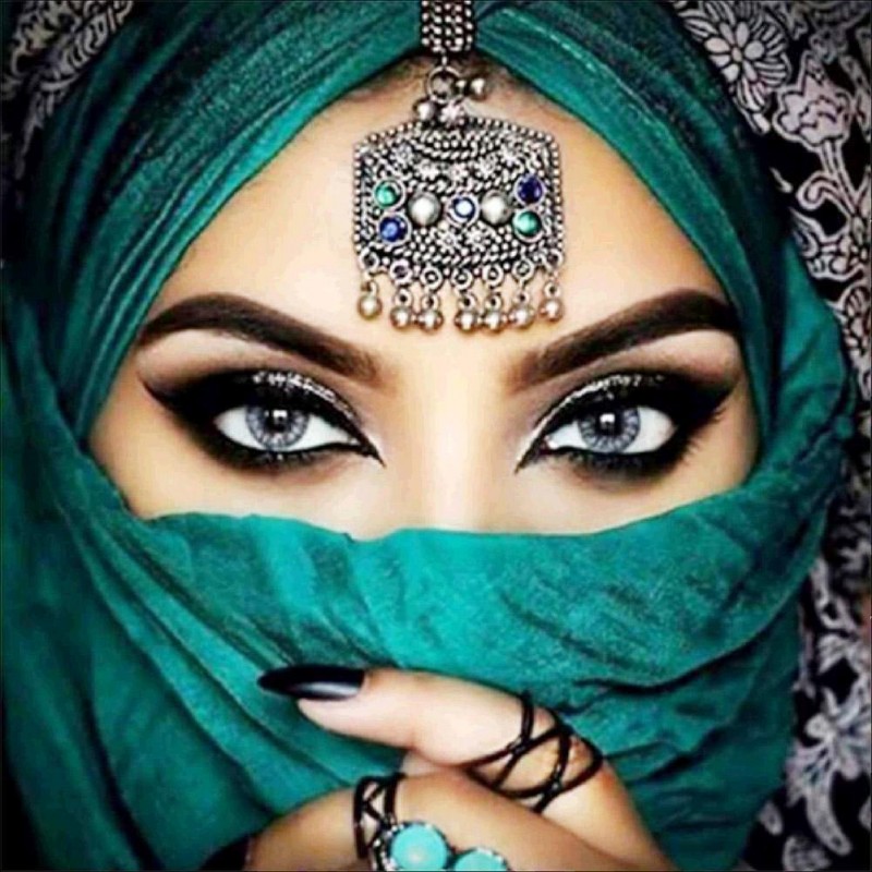 Masked Beauty- Full ...